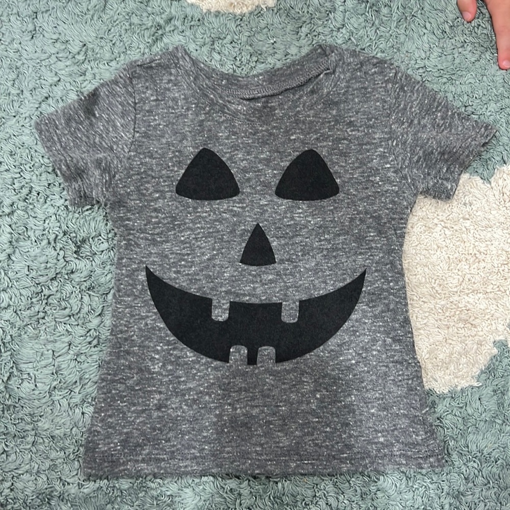 Like new super soft Jack-o-lantern shirt